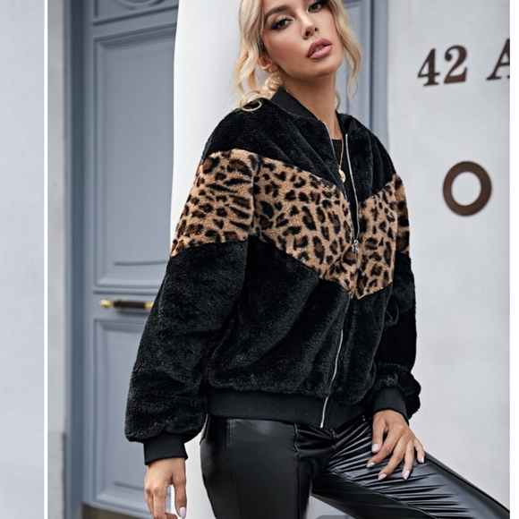 1 LEFT! Super Plush💕Leopard Faux Fur Bomber - Picture 9 of 10